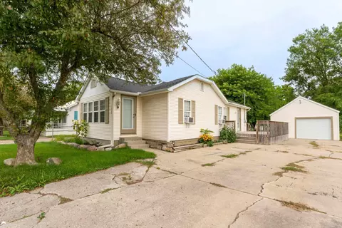 1028 W Parkwood, Flint, MI 48507