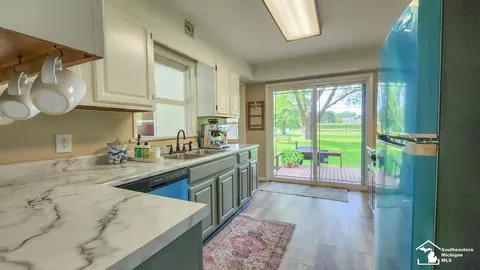 347 Ruff, Monroe, MI 48162 photo 9