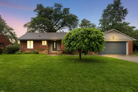426 Barclay, Grosse Pointe Farms, MI 48236