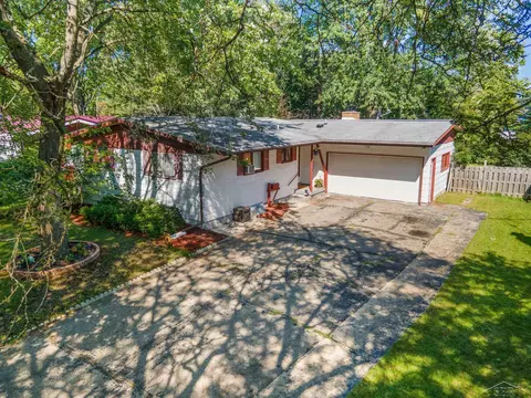 2706 Dawn, Midland, MI 48642