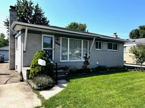 22620 Garfield, Saint Clair Shores, MI 48082
