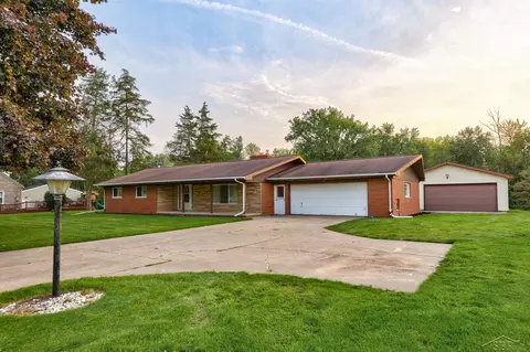 1515 Midland, Saginaw, MI 48638