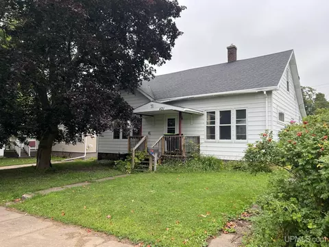 421 Diamond, Iron River, MI 49935