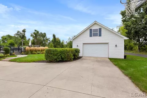 1720 Williamsburg, Adrian, MI 49221 photo 39