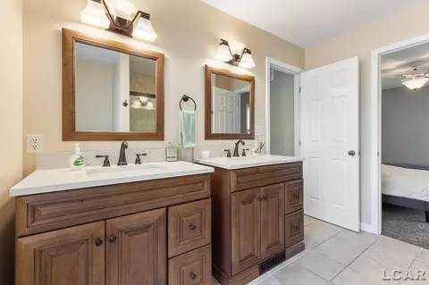 1720 Williamsburg, Adrian, MI 49221 photo 24
