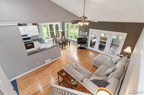 1720 Williamsburg, Adrian, MI 49221 photo 13