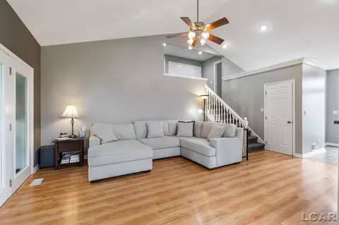 1720 Williamsburg, Adrian, MI 49221 photo 11