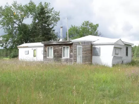 N6699 Co Rd H-15, Munising, MI 49862