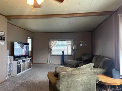 217 N 19th, Escanaba, MI 49829 photo 5