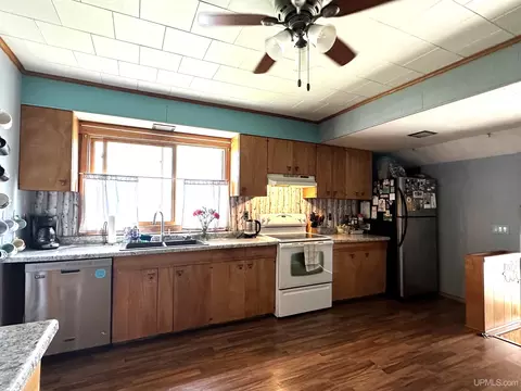 217 N 19th, Escanaba, MI 49829 photo 3
