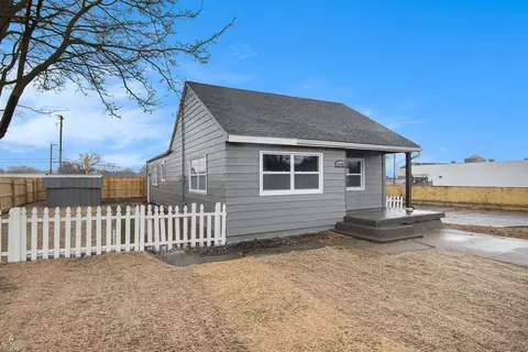 3048 Myrton, Burton, MI 48529