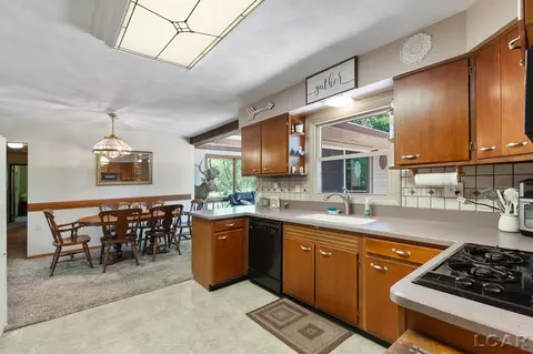2922 E Carleton, Adrian, MI 49221 photo 12