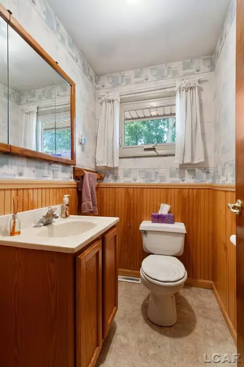 2922 E Carleton, Adrian, MI 49221 photo 15