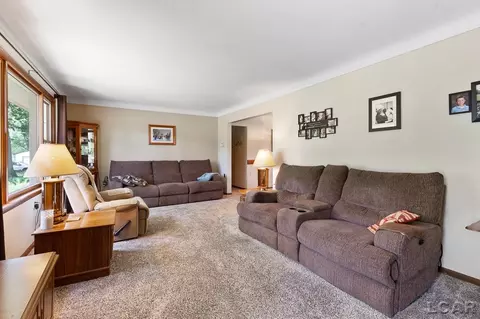 2922 E Carleton, Adrian, MI 49221 photo 3