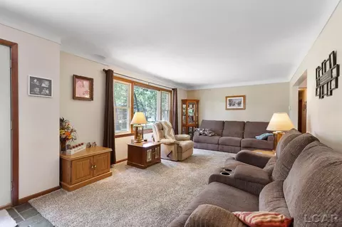 2922 E Carleton, Adrian, MI 49221 photo 2