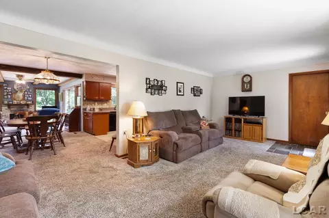 2922 E Carleton, Adrian, MI 49221 photo 6