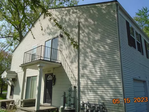 33809 Bayview UNIT 20  5, Chesterfield, MI 48047