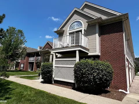 26992 Carrington Pl, Harrison Township, MI 48045