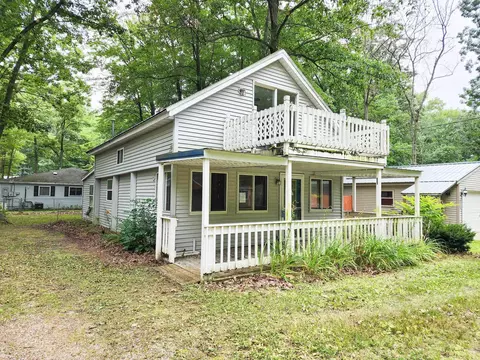 516 Ithaca, Harrison, MI 48625 photo 2