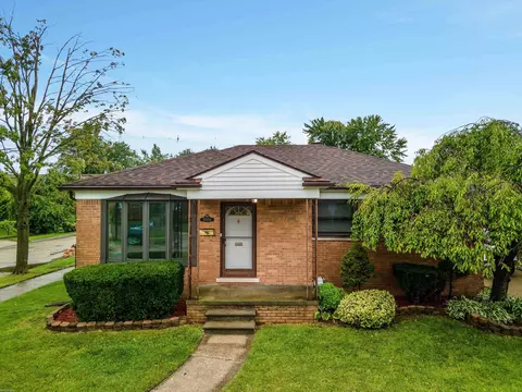 22826 Lincoln, Saint Clair Shores, MI 48082
