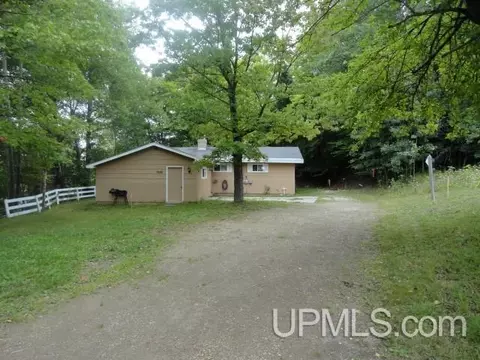 e9526 East Munising Avenue, Munising, MI 49862