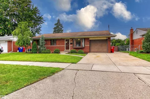 18527 Bittersweet, Fraser, MI 48026
