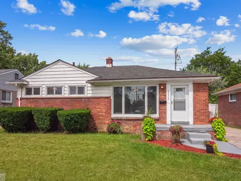 18265 Marquette, Roseville, MI 48066