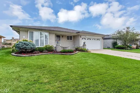 37716 Lois, Sterling Heights, MI 48310