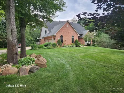 10960 Fossil Hl, Whitmore Lake, MI 48189