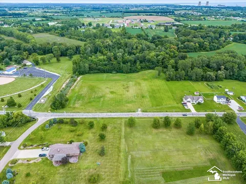 3 Nadeau Road, Frenchtown, MI 48162