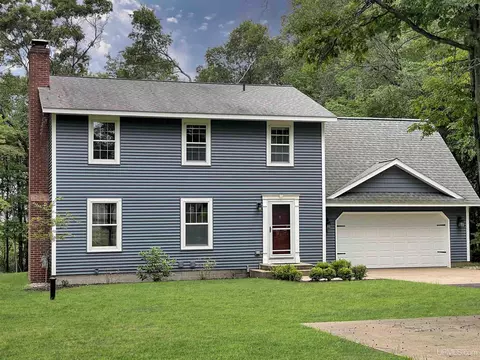 7247 S Lake Bluff 05, Gladstone, MI 49837