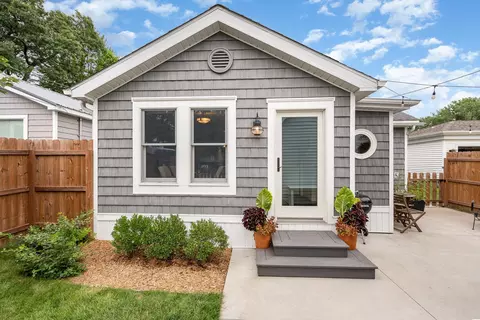 257 Lagoon Bch, Bay City, MI 48706