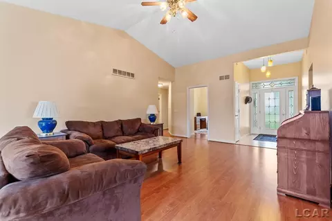 226 Joy, Adrian, MI 49221 photo 4