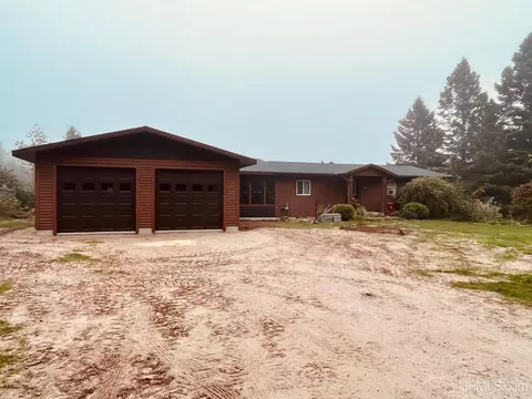 n6540 Alger Heights Road, Munising, MI 49862