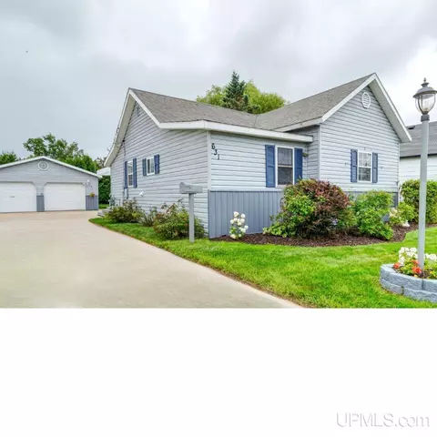 631 Garden, Manistique, MI 49854