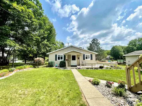 3922 Pinelands Pt, Gladwin, MI 48624 photo 2