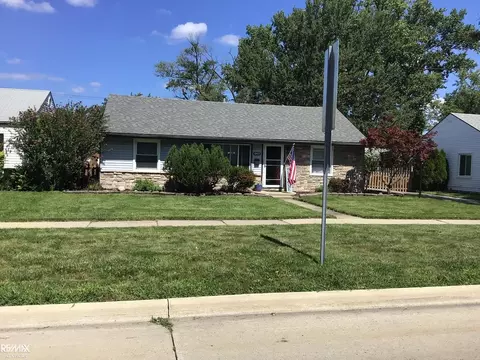 19611 Frazho, Roseville, MI 48066