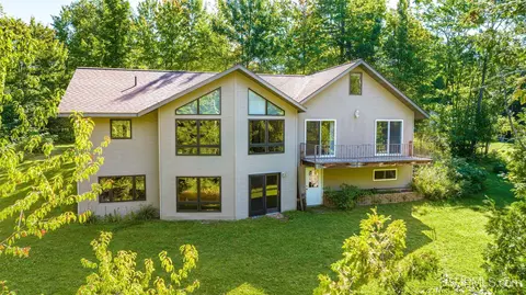 726 East Riv, L'anse, MI 49946