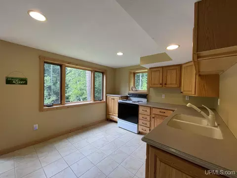 726 East Riv, L'anse, MI 49946 photo 37