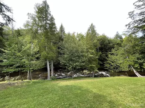 726 East Riv, L'anse, MI 49946 photo 48