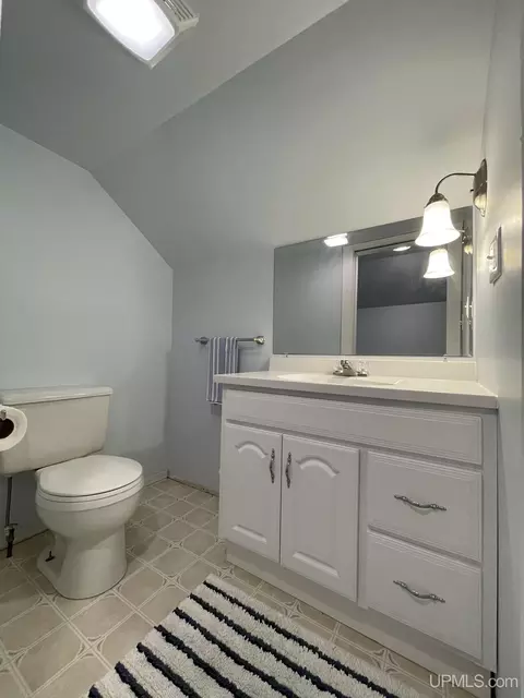726 East Riv, L'anse, MI 49946 photo 25