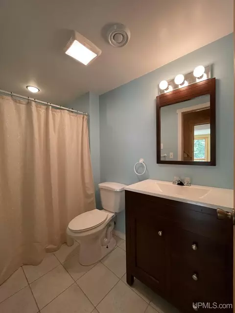 726 East Riv, L'anse, MI 49946 photo 31