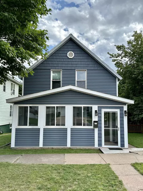 206 E Clark, Negaunee, MI 49866