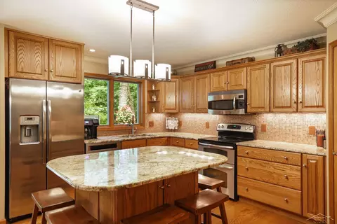 718 Maple Crst, Frankenmuth, MI 48734 photo 23