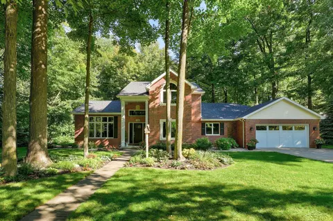 718 Maple Crst, Frankenmuth, MI 48734