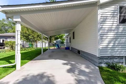 520 Vine, Saint Clair, MI 48079 photo 4
