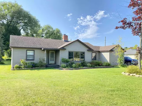2845 Lake Shr, Escanaba, MI 49829