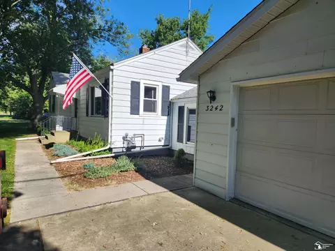 3242 Bluebush, Monroe, MI 48162 photo 16