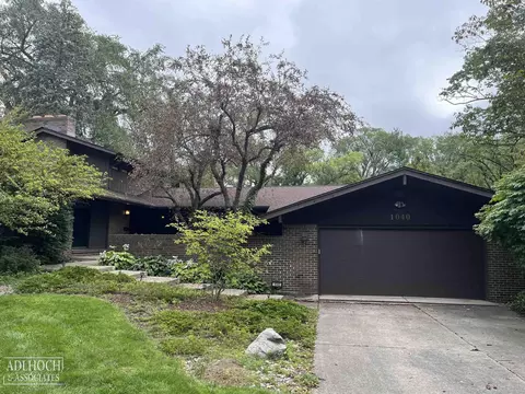 1040 Berkshire, Grosse Pointe Park, MI 48230