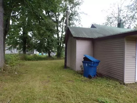 2988 Three Rivers, Gladwin, MI 48624 photo 2